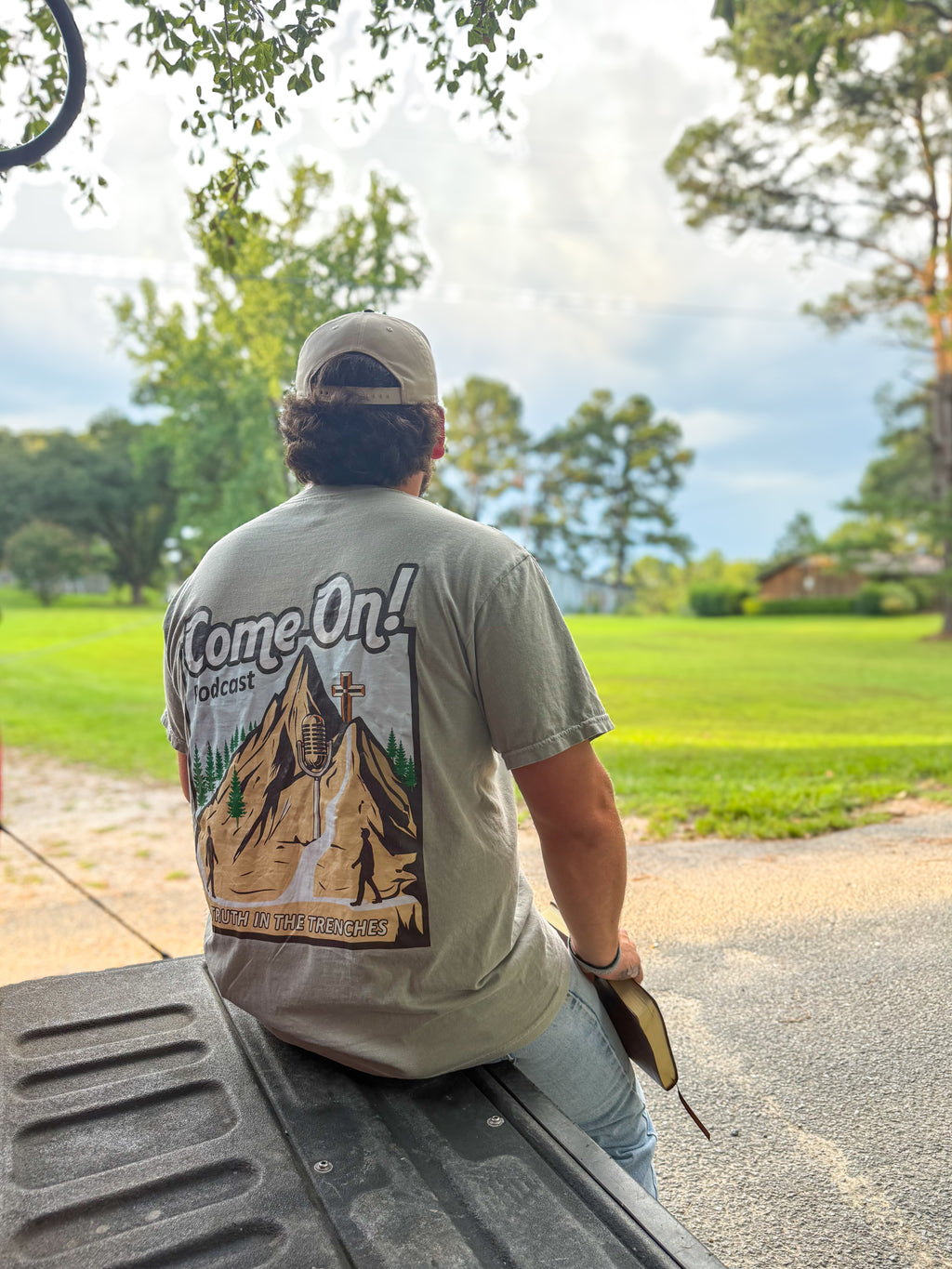 Come On! Podcast -Short Sleeve T-shirt